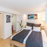 Haus Mit Grossen Garten Mit Neuer Umgebaute Kueche Dreieich