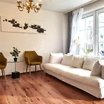 Haus Mit Grossen Garten Mit Neuer Umgebaute Kueche *