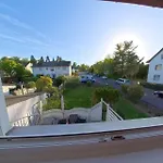 Haus Mit Grossen Garten Mit Neuer Umgebaute Kueche Dreieich