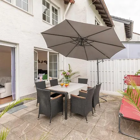 Haus Mit Grossen Garten