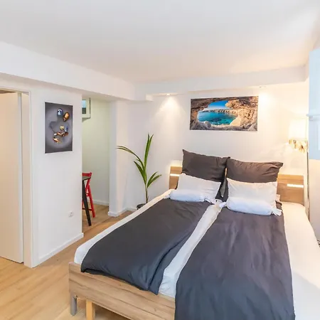 Haus Mit Grossen Garten Dreieich