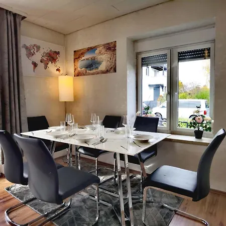 Haus Mit Grossen Garten Tatil Evi *