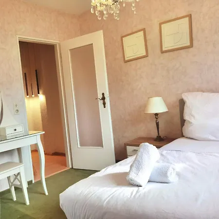 Tatil Evi Haus Mit Grossen Garten Dreieich