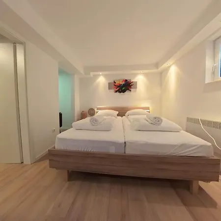Ferienhaus Haus Mit Großen Garten Mit Neuer Umgebaute Küche *