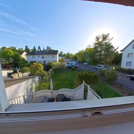 Haus Mit Großen Garten Mit Neuer Umgebaute Küche Dreieich