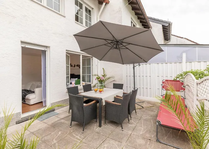 Haus Mit Grossen Garten