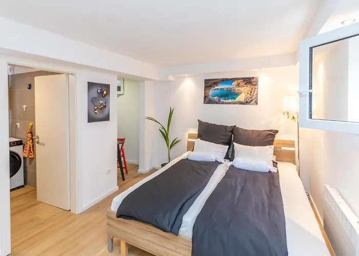 Haus Mit Grossen Garten Драйайх